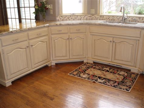 picture of stainless steel with white wash cabinets|kitchens with white cabinets.